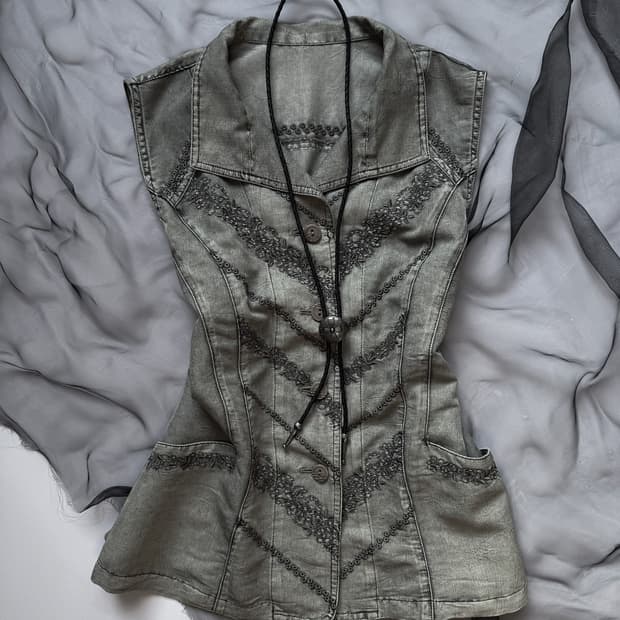 Charcoal Punching Embroidered Vest 0331