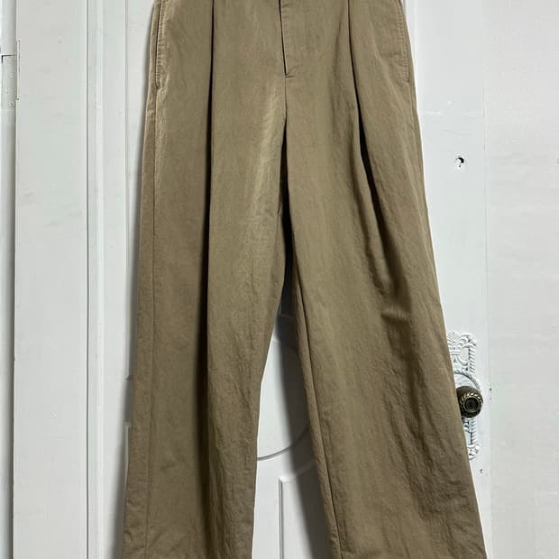 블랭크룸 원턱 C.N 팬츠