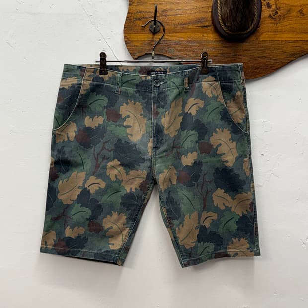 BEAMS HEART Camouflage Leaf Pattern Shor
