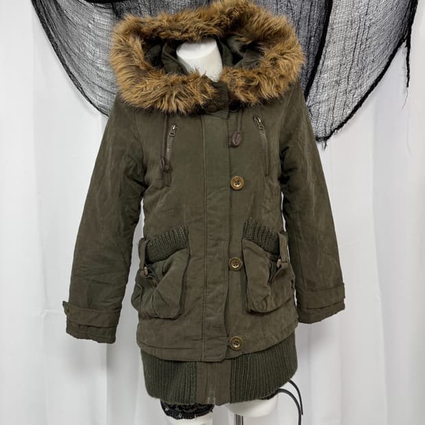 khaki fur hood hacket