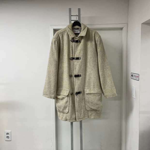 베르사체 아이보리 코트 50