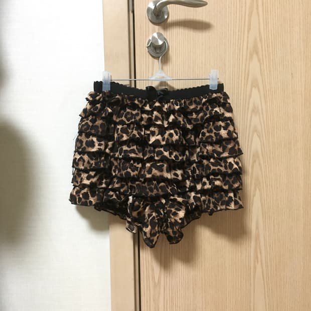 레오파드 티어드 쇼츠
