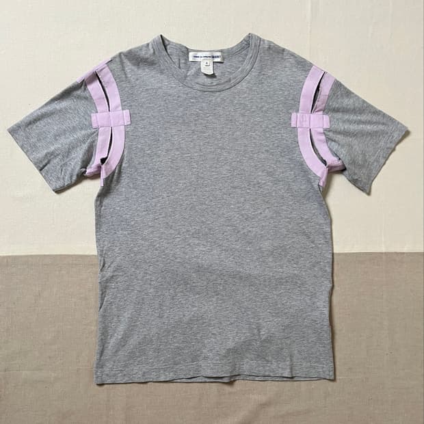 꼼데가르송 핑크테이프 컷아웃 티셔츠 comme des garcons