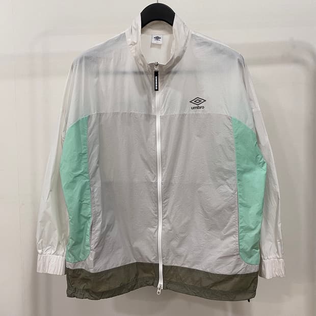 엄브로 플라이트 립스탑 경량 바람막이