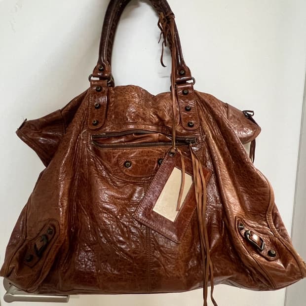 발렌시아가 모터백 브라운