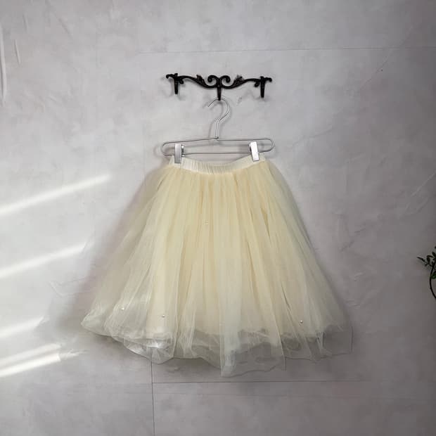 Ivory pearl mesh balloon sha skirt