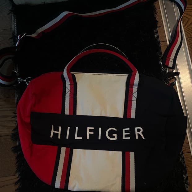 Tommy hilfiger duffel bag