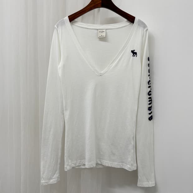 Abercrombie 아베크롬비y2k 레터링 스팽글 롱슬리브