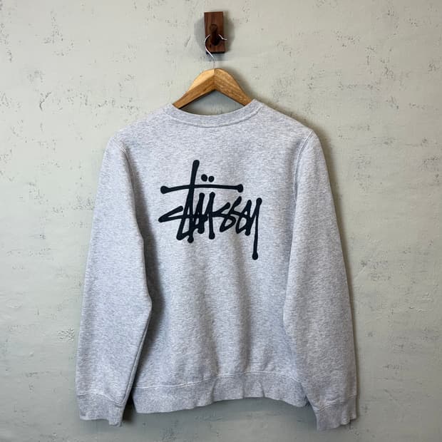 스투시 베이직 로고 맨투맨 그레이