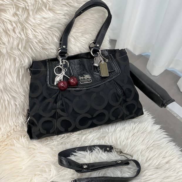 Coach Square Basic Shoulder Bag