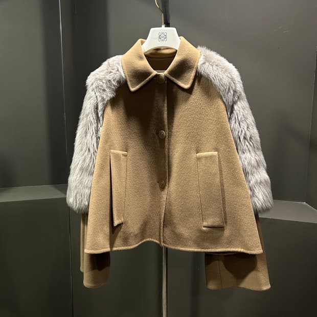 로에베 시어링 퍼 크롭 코트