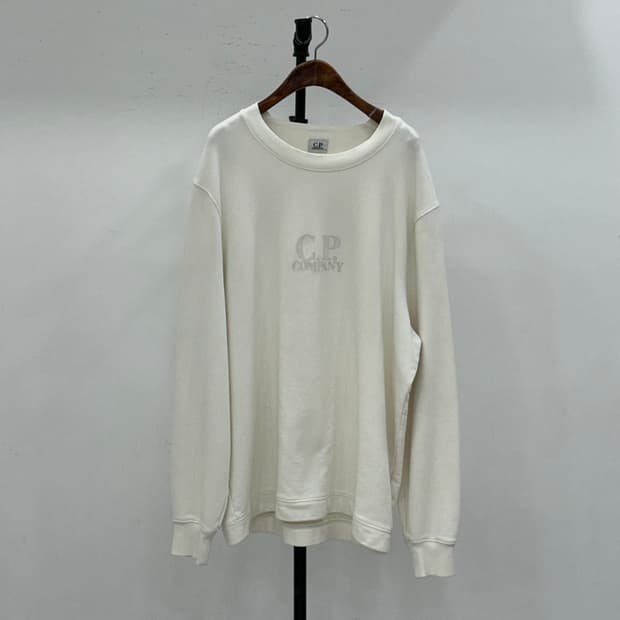 C.P 컴퍼니 맨투맨