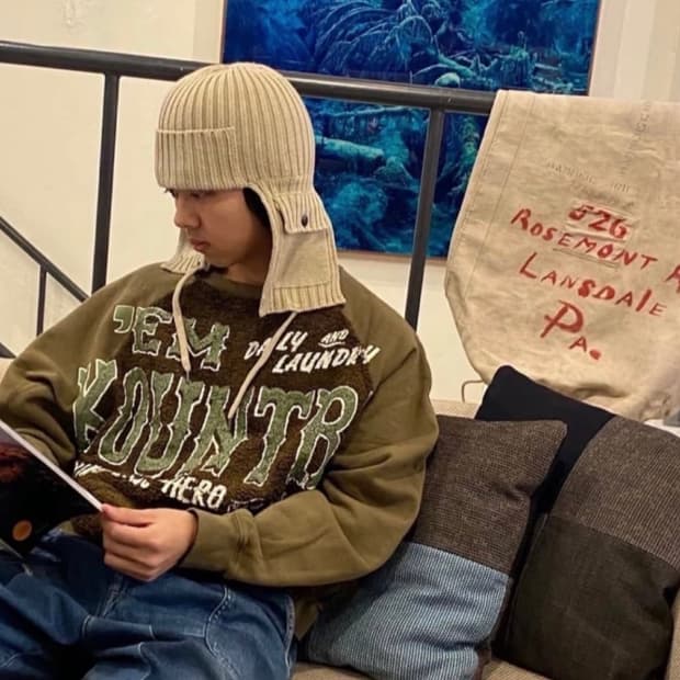 캐피탈 퍼그리즐리 맨투맨