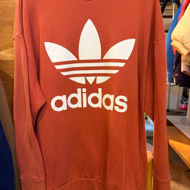 아디다스 빅로고 맨투맨