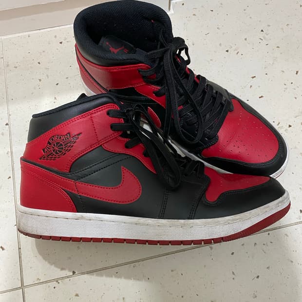 나이키 조던1 미드 브레드 285