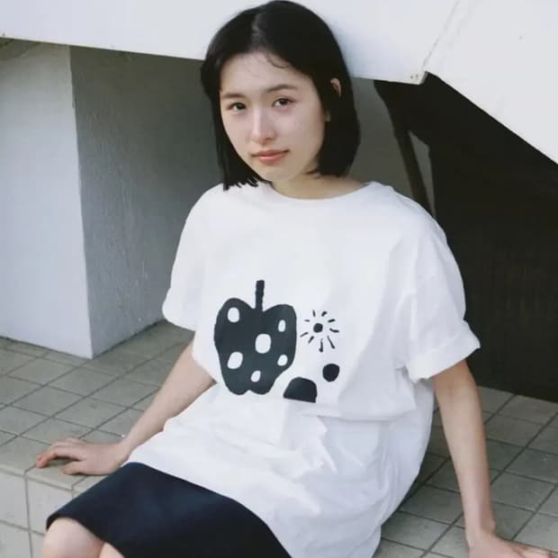 오헤시오 애플 도트 오버핏 티셔츠