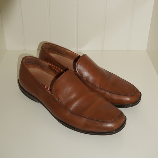 프라다 브라운 슬립온 로퍼