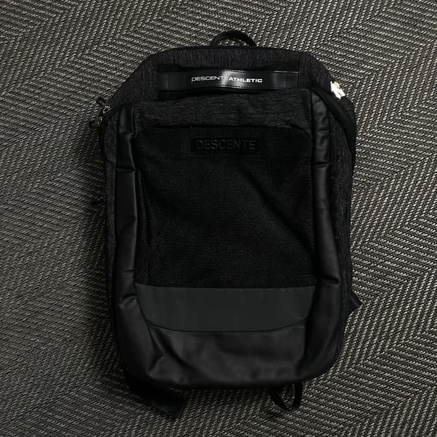 데상트 에슬레틱 베이직 백팩o 4697