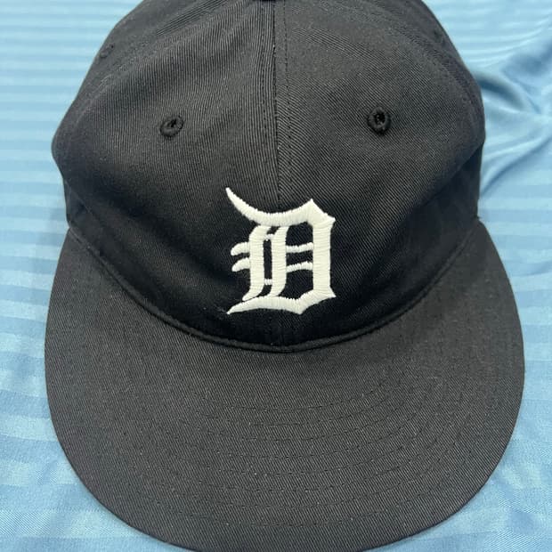 도넛리벤지 D 캡 모자