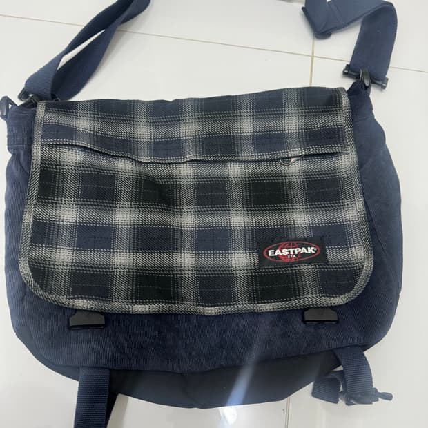 이스크팩 체크 코듀로이 메신저백