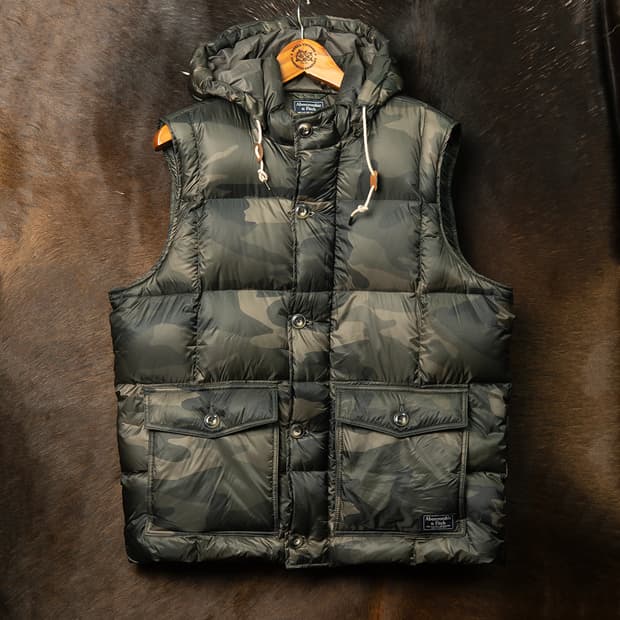 [108] 아베크롬비 카모플라쥬 그레이 덕다운 베스트 MT-1538 