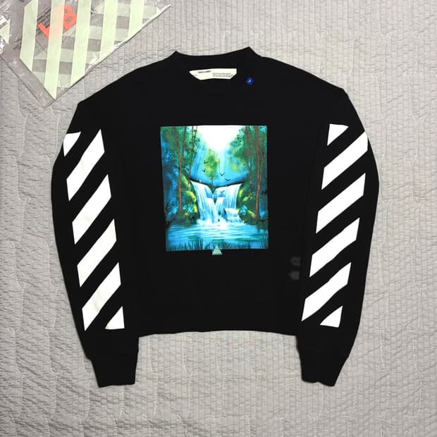 오프화이트 맨투맨