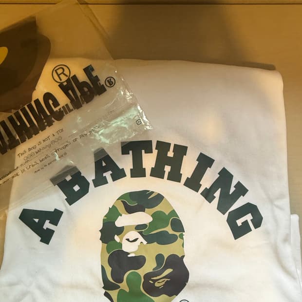 새상품 BAPE ABC 카모 컬리지 티셔츠 화이트 그린 xxl