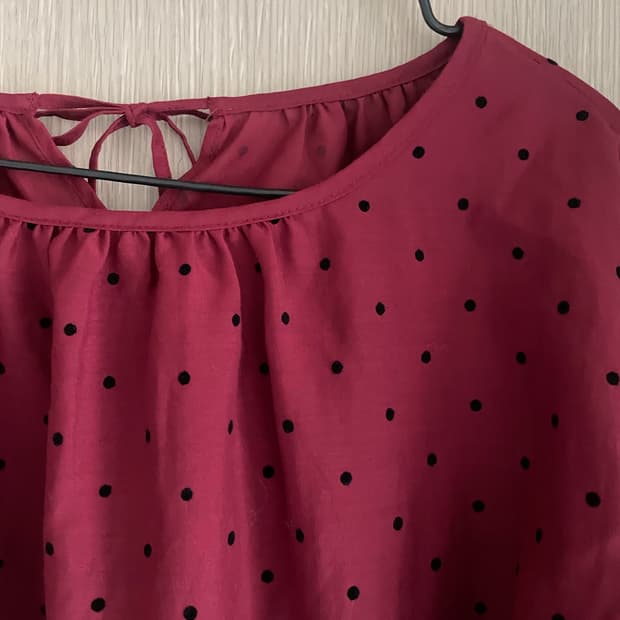 urban research 레드 블랙 도트 블라우스