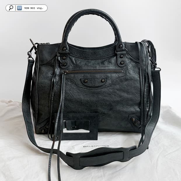 발렌시아가 클래식 벨로백 판매합니다.