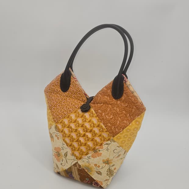 패치워크 플라워 토트백 브라운 톤