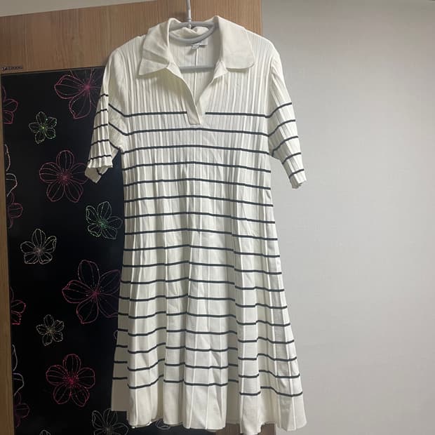 Cos 스트라이프 원피스