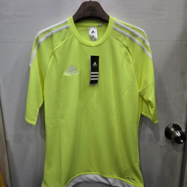 100,L,택있는 새상품)) adidas 아디다스 반팔티셔츠~