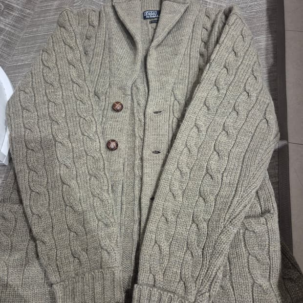 폴로 숄카라 울니트 가디건 팝니다.