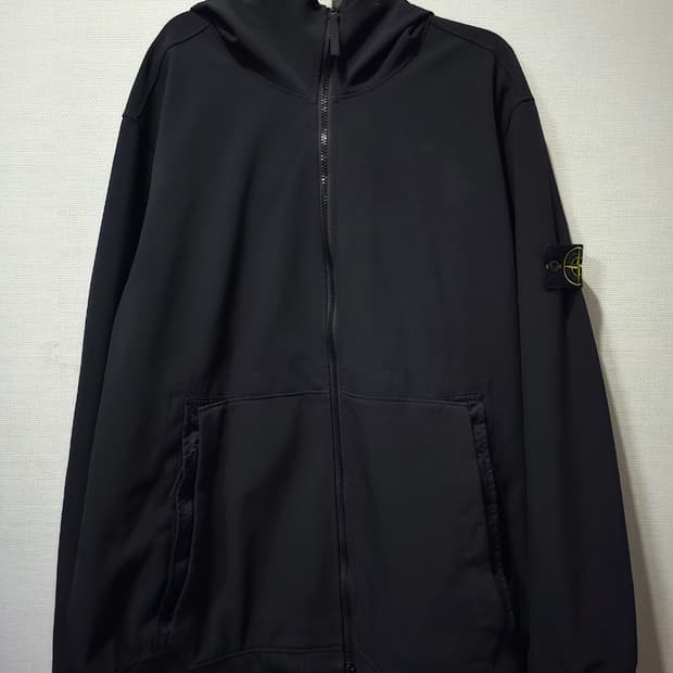 정품 스톤아일랜드 와펜 패치 후드 소프트쉘 자켓 110 / XXL