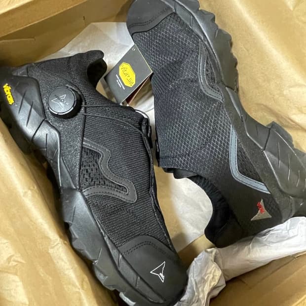 [43] 로아 하이킹 미나르 신형 블랙