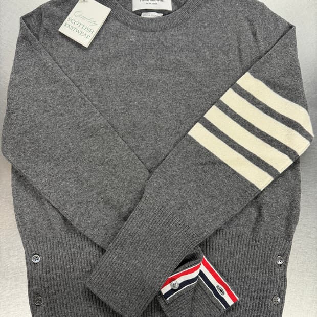 톰브라운 캐시미어 니트 시그니처라인