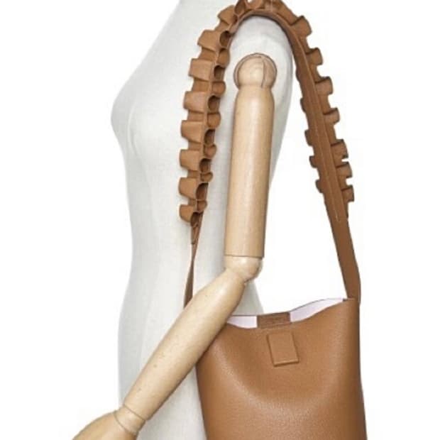 럭키슈에뜨x쿠론 콜라보 버킷백