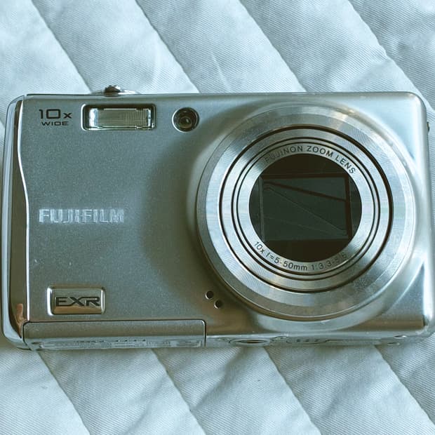후지필름 파인픽스 f70exr 실버 디카