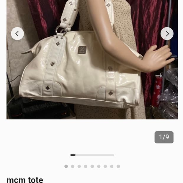 MCM 화이트 숄더백 태슬 장식