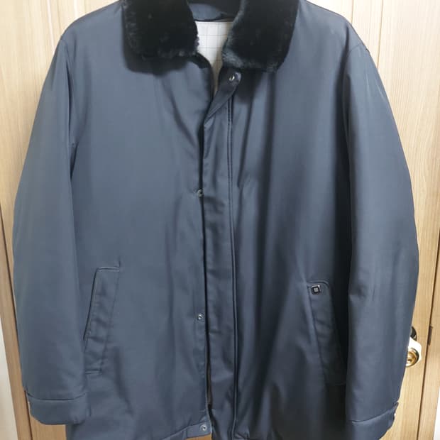 마에스트로 덕다운 무스탕 점퍼