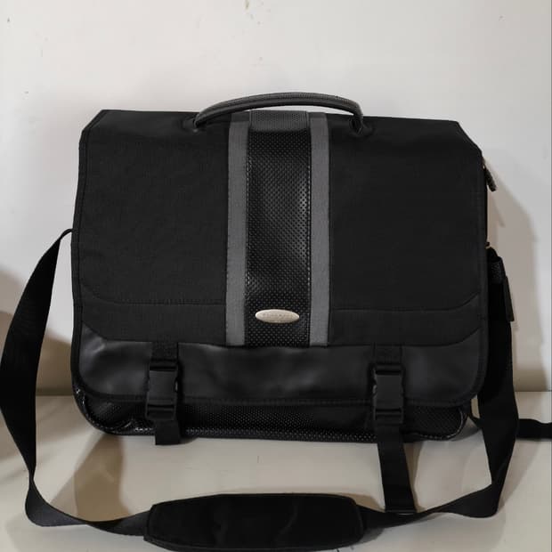 쌤소나이트 노트북가방 브리프케이스