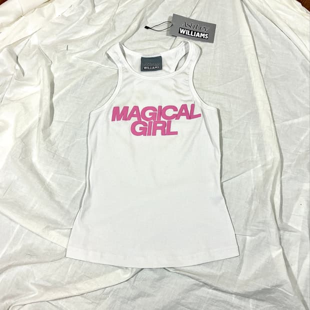 애슐리 윌리엄스 MAGICAL GIRL 화이트 립 나시