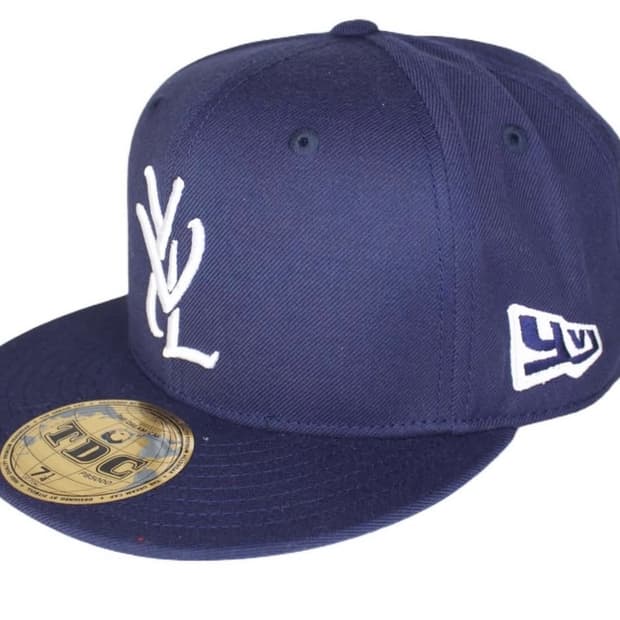 [7 1/4] YVL 오피움 플레이 보이 카티 스냅백 네이비