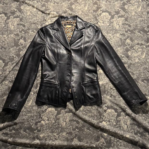 램스킨 슬림버튼 레더 자켓