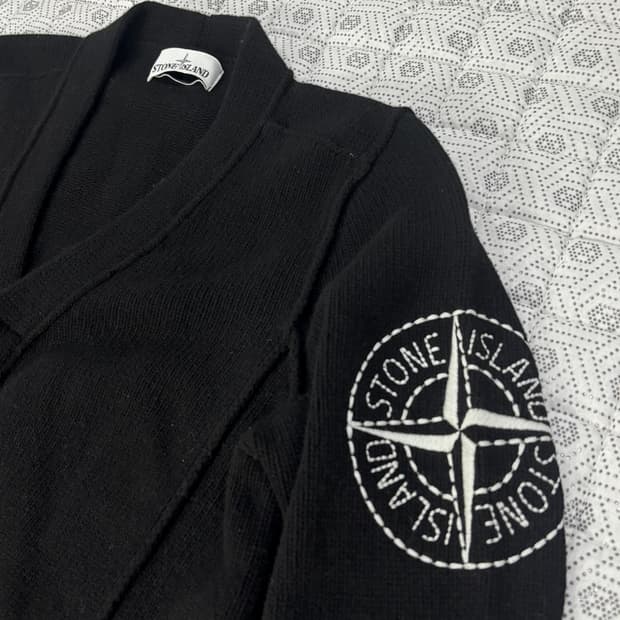 정품 스톤아일랜드 블랙 가디건 (남90 여55반)