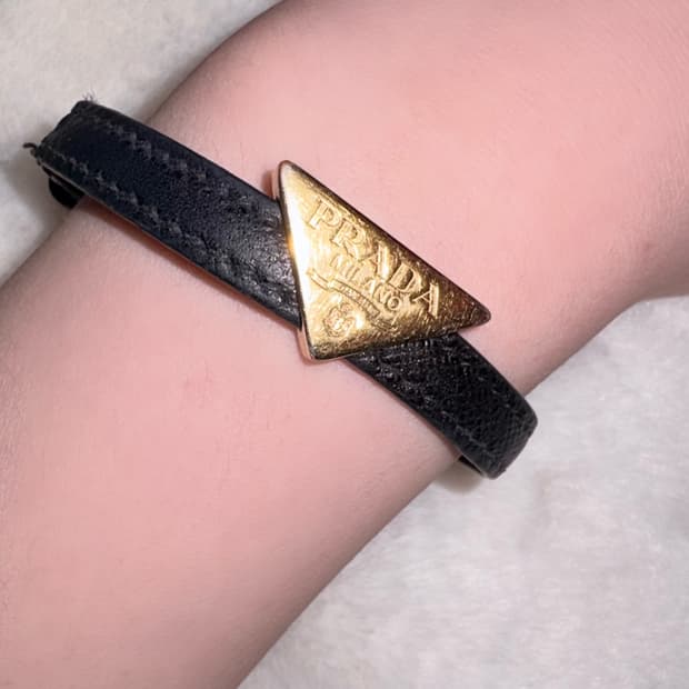 프라다 팔찌