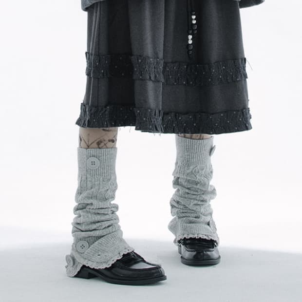 허그유어스킨 Button cable knit leg-warmer gray