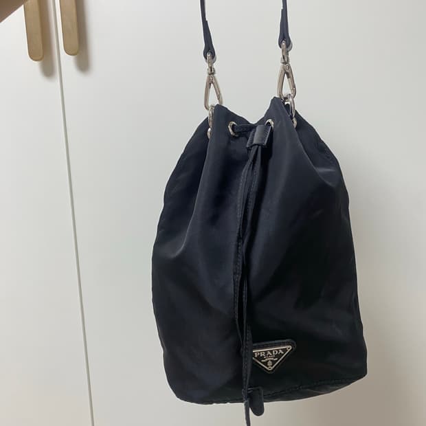 프라다 포코노 버킷 파우치백 정품