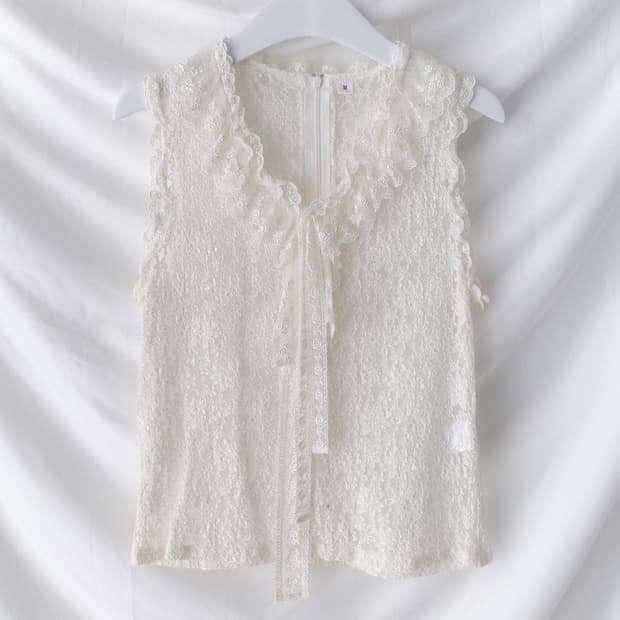 lace frill sleeveless