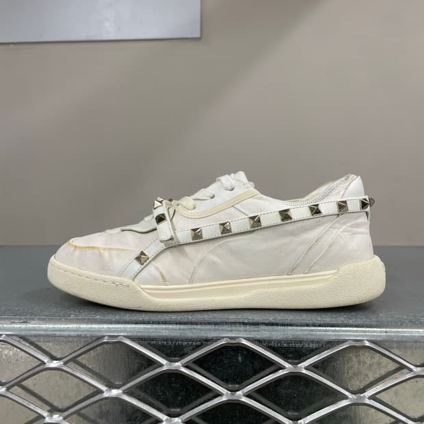 발렌티노 락스터드 스니커즈 37.5